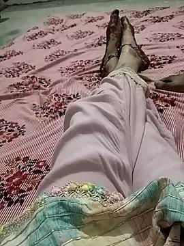 QUEEN-X-CPL from StripChat