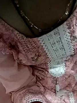 QUEEN-X-CPL from StripChat