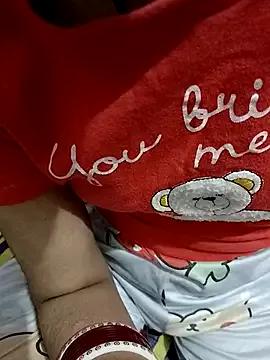 QUEEN-X-CPL from StripChat