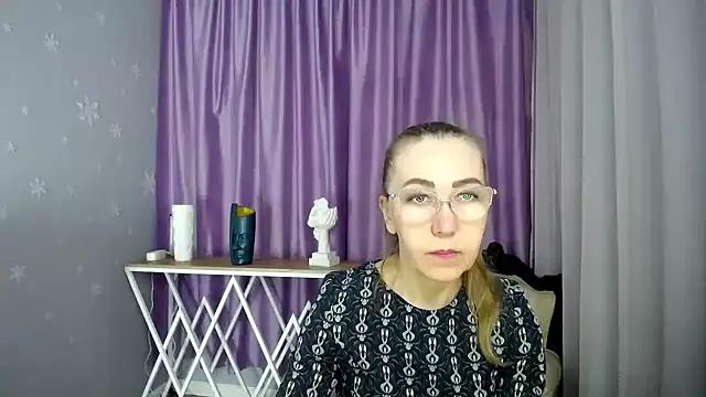 queen_a_n_i from StripChat