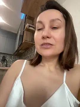 Queen_Dance from StripChat