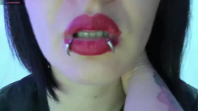 queen_fetish from StripChat