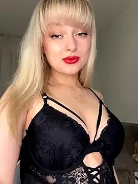 Queen_in_touch from StripChat