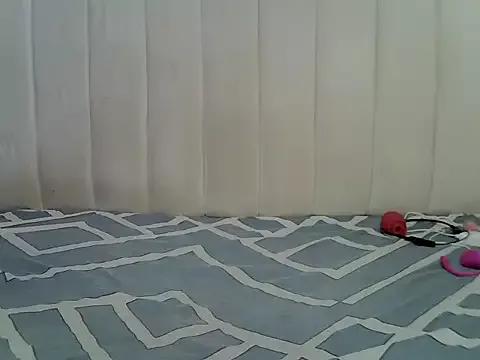 Queen_loveer from StripChat