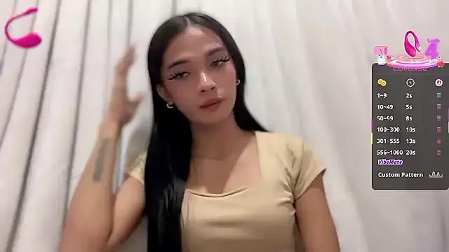 queen_lucinda from StripChat