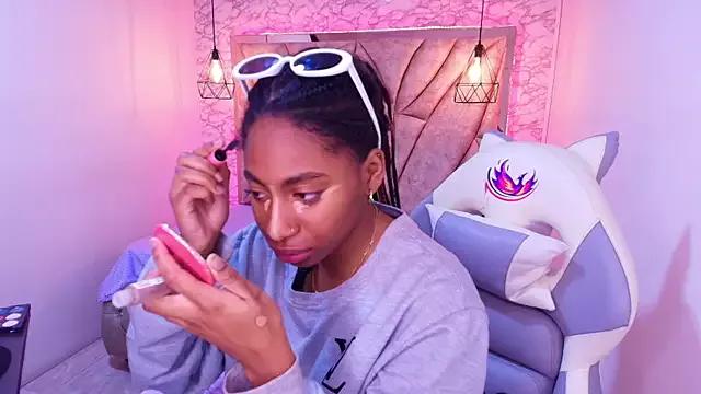 Queen_perla_ from StripChat