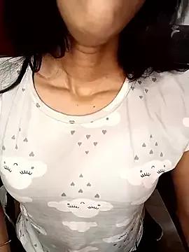 Queen_Pooja7 from StripChat