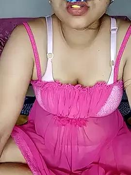 Queen_Taniya from StripChat