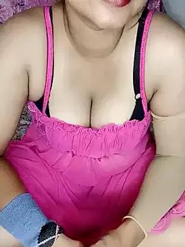 Queen_Taniya from StripChat