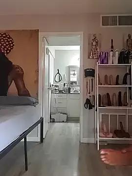 Queenanitadix from StripChat