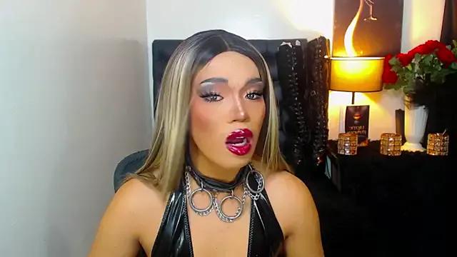 QueenAuroraMistress_ts from StripChat