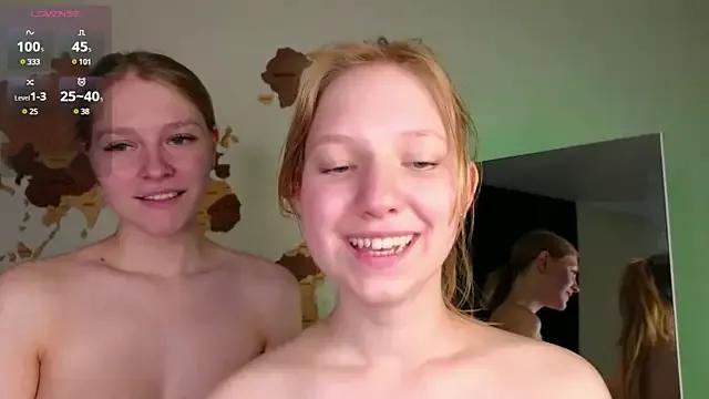 Photos of QueenieClagg from StripChat is Freechat