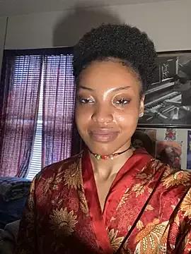 QueenKimi from StripChat is Freechat