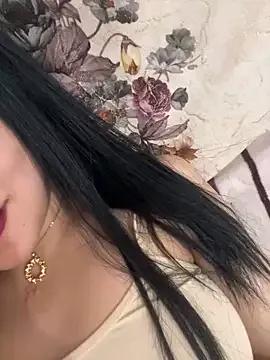QueenLujaine from StripChat