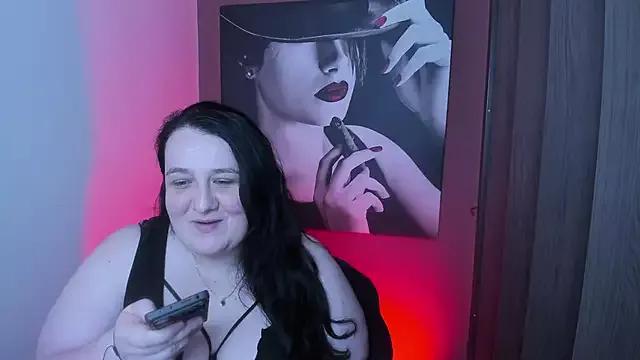 QueenOfHaze from StripChat