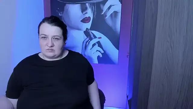 QueenOfHaze from StripChat