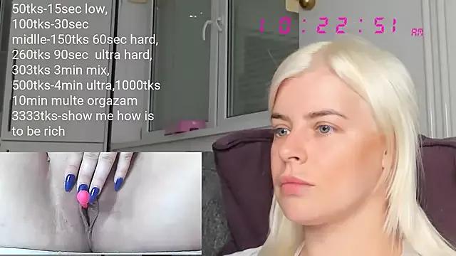 queenofthenighttt from StripChat