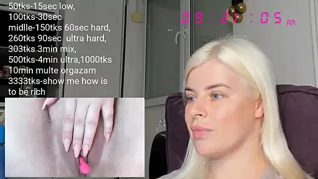 queenofthenighttt from StripChat