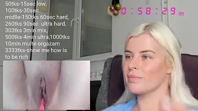 queenofthenighttt from StripChat