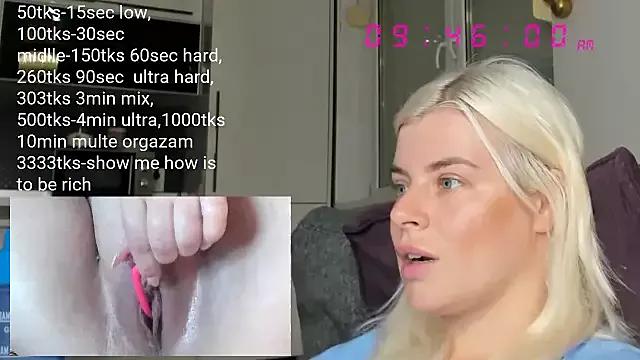 queenofthenighttt from StripChat