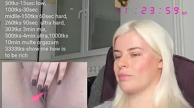 queenofthenighttt from StripChat