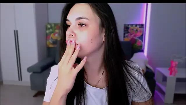 queenofthesense_ from StripChat
