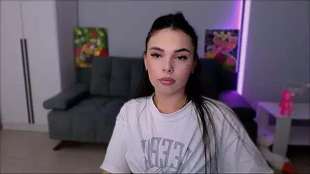 queenofthesense_ from StripChat