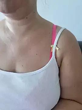 Explore our live girls sluts from our Custom and Multi clubs and checkout exclusive access to highly interactive content, such as shape, hair, titties, pussy type and many more.