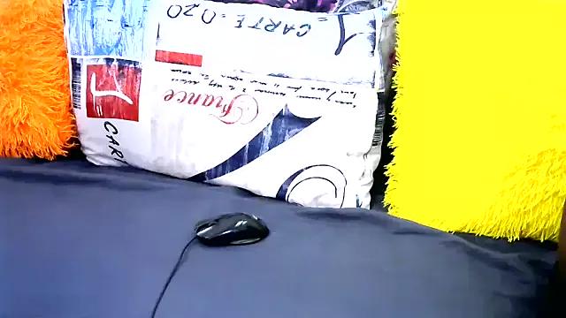 QueenRomaxx1 from StripChat