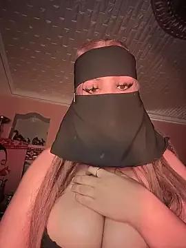 Queentaraf999 from StripChat is Freechat