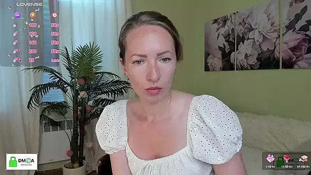 Queenymel from StripChat