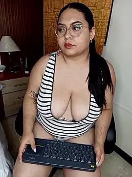 Explore our live girls sluts from our Custom and Multi clubs and checkout exclusive access to highly interactive content, such as shape, hair, titties, pussy type and many more.