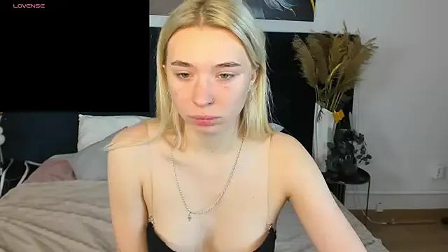 RachelHarny from StripChat is Freechat