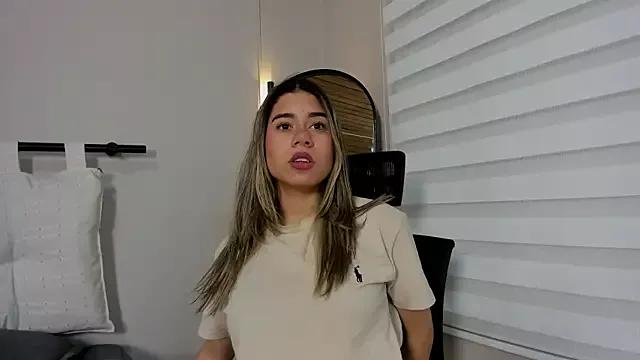 Explore our live girls sluts from our Custom and Multi clubs and checkout exclusive access to highly interactive content, such as shape, hair, titties, pussy type and many more.