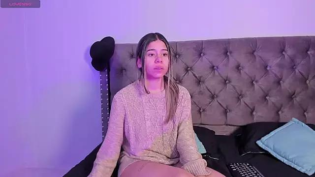 Explore our live girls sluts from our Custom and Multi clubs and checkout exclusive access to highly interactive content, such as shape, hair, titties, pussy type and many more.