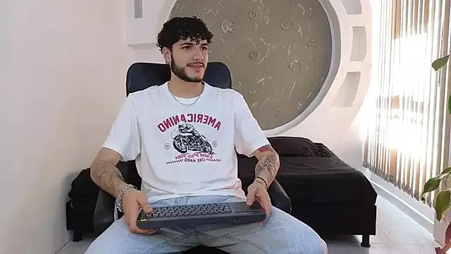 Rafael_Mendezz from StripChat