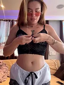 Rafaellaz from StripChat