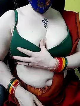 Raja_Ranii from StripChat is Freechat