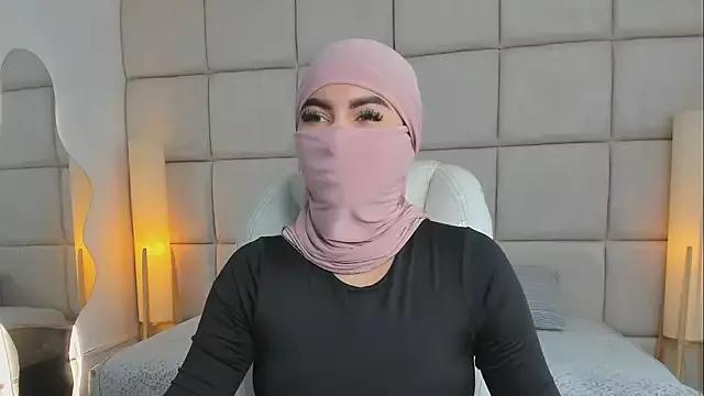 Raniiiaa from StripChat is Freechat