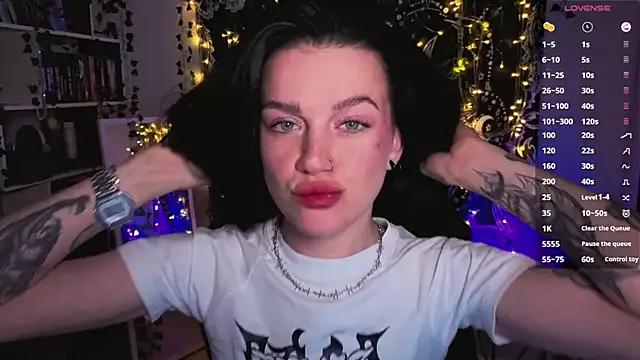 Raspberry__girl from StripChat is Freechat
