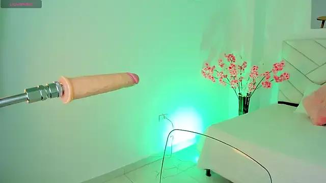 Explore our live girls sluts from our Custom and Multi clubs and checkout exclusive access to highly interactive content, such as shape, hair, titties, pussy type and many more.