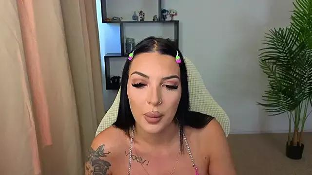 Raven_Ink from StripChat is Freechat