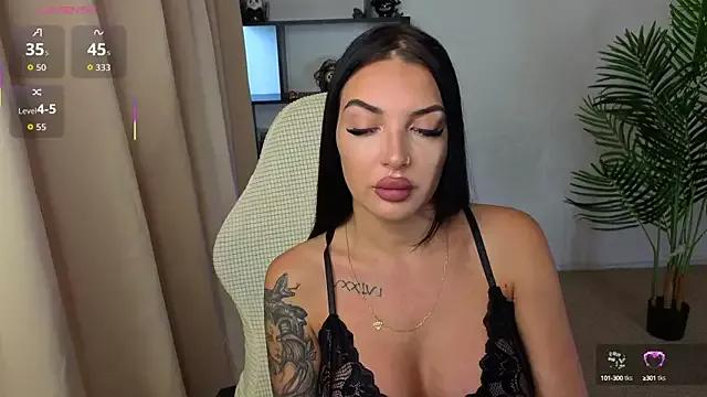 Raven_Ink from StripChat is Freechat