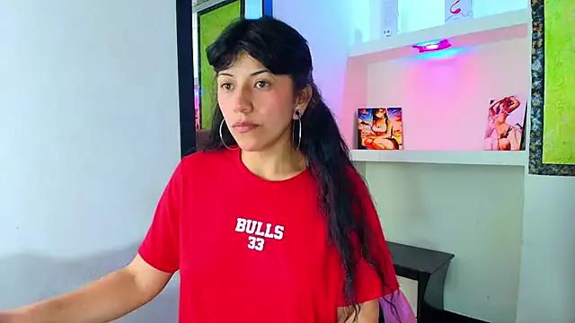 Explore our live girls sluts from our Custom and Multi clubs and checkout exclusive access to highly interactive content, such as shape, hair, titties, pussy type and many more.