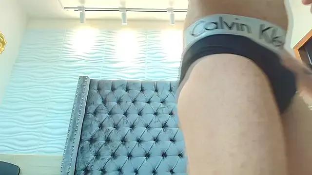 Explore our live girls sluts from our Custom and Multi clubs and checkout exclusive access to highly interactive content, such as shape, hair, titties, pussy type and many more.