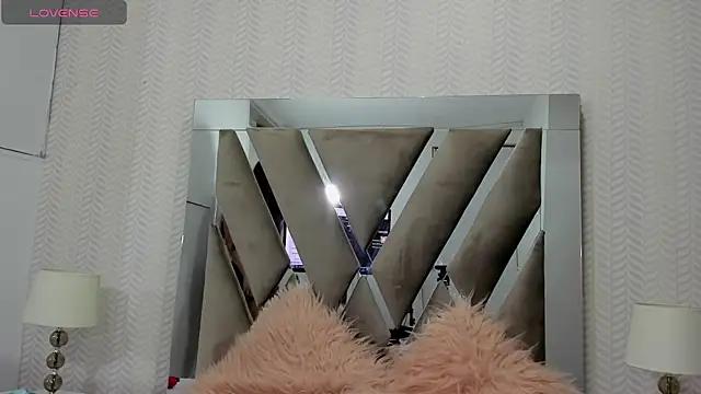 Explore our live girls sluts from our Custom and Multi clubs and checkout exclusive access to highly interactive content, such as shape, hair, titties, pussy type and many more.