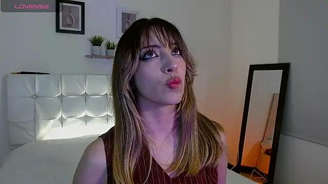 Rebbecawhite_meow from StripChat