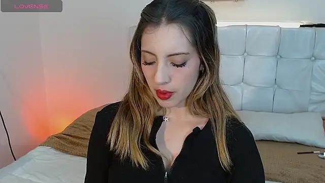 Rebbecawhite_meow from StripChat