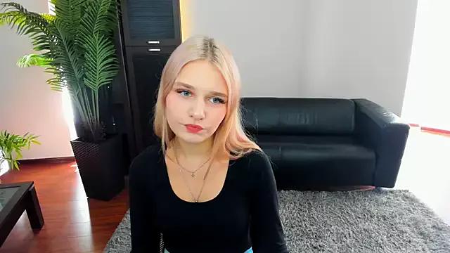 Explore our live girls sluts from our Custom and Multi clubs and checkout exclusive access to highly interactive content, such as shape, hair, titties, pussy type and many more.