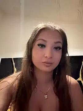 Explore our live girls sluts from our Custom and Multi clubs and checkout exclusive access to highly interactive content, such as shape, hair, titties, pussy type and many more.